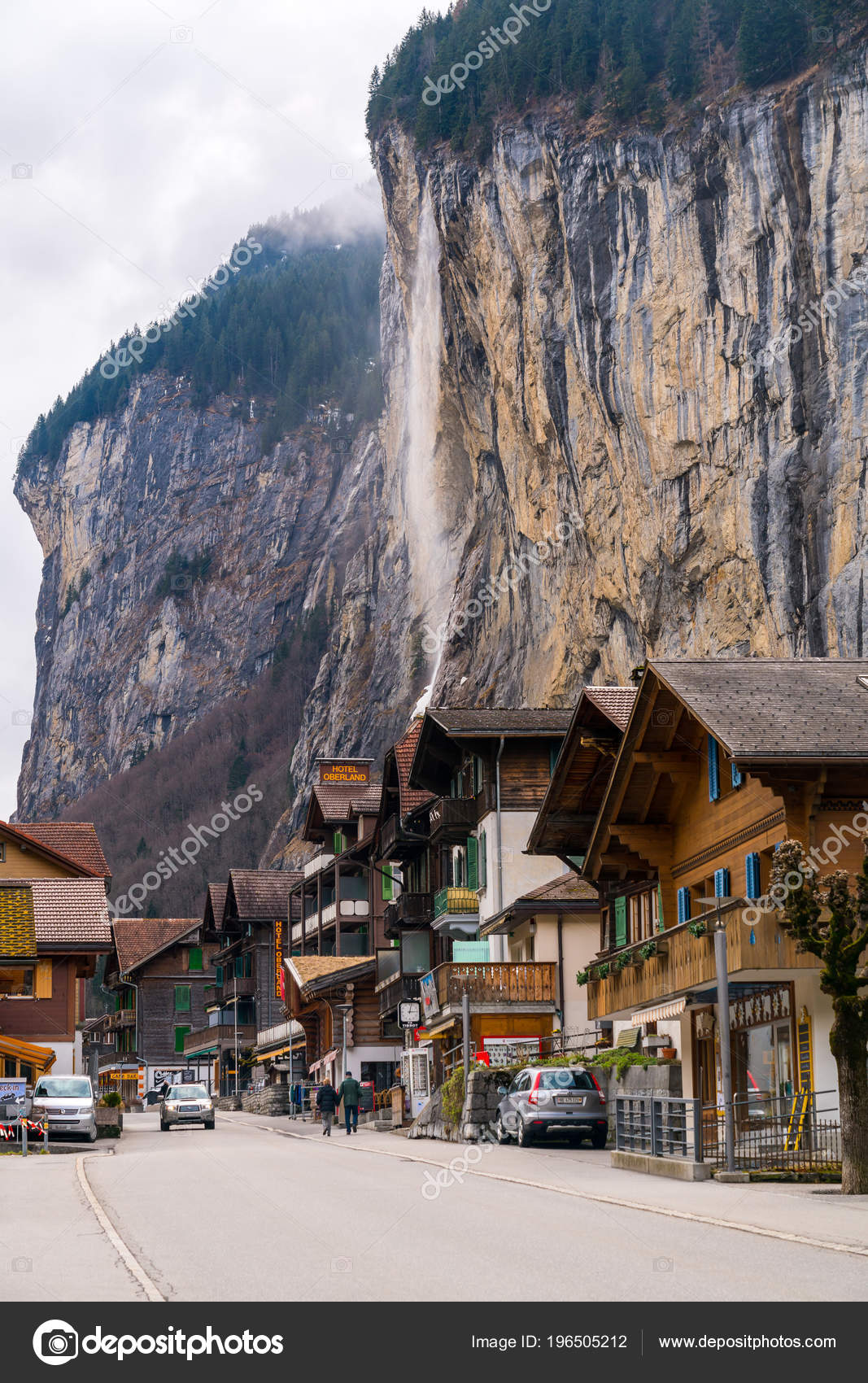 Lauterbrunnen svizzera marzo 2018 famoso villaggio lauterbrunnen con ... Hotel svizzera montagna
