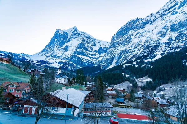 Sviçre Alpleri Dağı Nın Karlı Vadi Köyde Grindelwald Görünümünü — Stok fotoğraf