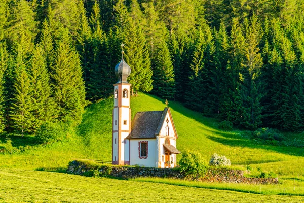 Vista Famosa Pequeña Iglesia Barroca San Juan Nepomuk Ranui Tirol — Foto de Stock