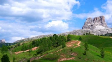 Mount Averau Dolomites Falzarego Pass Veneto, İtalya, Nuvolau grubunda en yüksek Dağı güzel manzara