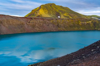 Blahylur Krater Gölü Landmannalaugar Fjallabak doğa rezerv, İzlanda, görünümünü