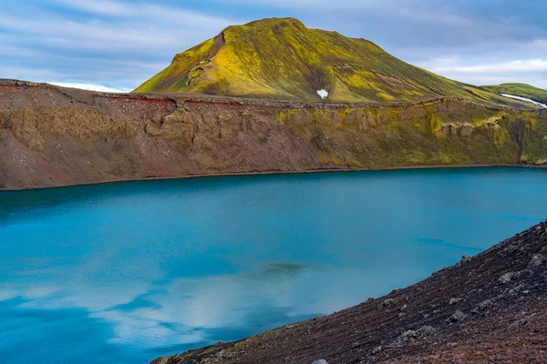 Blahylur Krater Gölü Landmannalaugar Fjallabak Doğa Rezerv Zlanda Görünümünü — Stok fotoğraf
