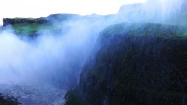 Dettifoss şelaleler, Vatnajokull Milli Parkı, İzlanda'daki en güçlü İzlanda şelaleler güzel görünümü