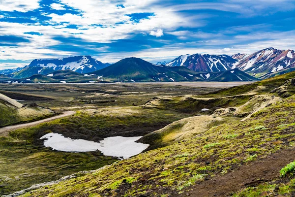 Paisaje Natural Montaña Verano Con Valle Del Campo Musgoso Landmanalaugar — Foto de Stock