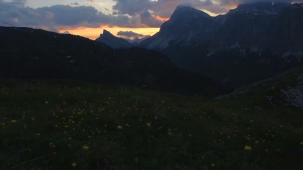 Kolor Nieba Godzinach Wieczornych Cinque Torri Nuvolao Grupa Włoskich Dolomitów — Wideo stockowe
