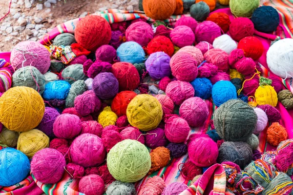 Palline di lana tintura naturale — Foto Stock