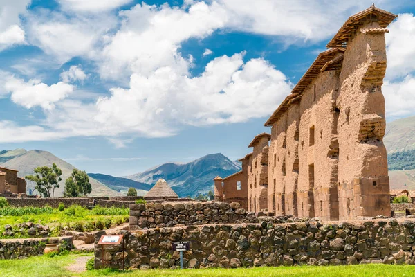 Ruinen des antiken Inka-Tempels Wiracocha bei einer archäologischen Inka — Stockfoto