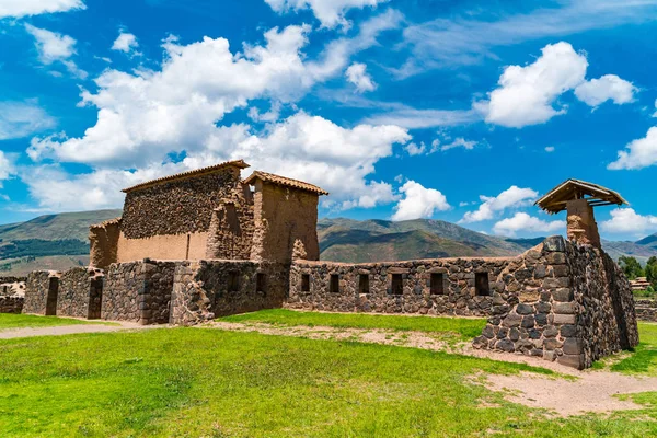 Ruinen eines Lagerhauses im Inka-Rakchi-Tempel in der Region Cusco — Stockfoto