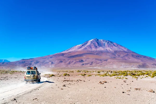 Veduta del vulcano dormiente Tunupa ai margini del Sale di Uyuni — Foto Stock