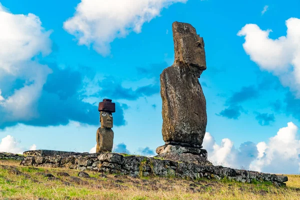 Ahu Tahai y Ahu Ko Te Riku en el sitio arqueológico de Tahai —  Fotos de Stock