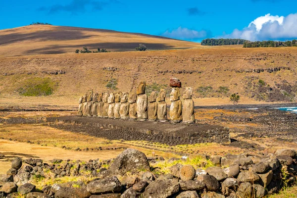 Den berömda Moai av Ahu Tongariki på Påskön — Stockfoto