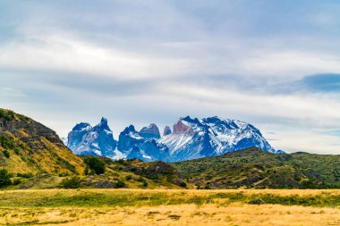 Torres d güzel Cuernos del Paine dağların Manzara görünümü