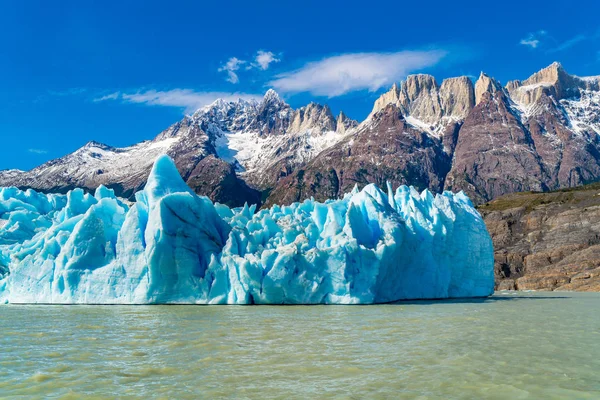 Beau paysage naturel avec glacier Grey et lac Grey — Photo