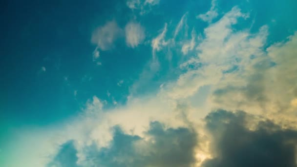 Przenoszenie Chmur Deszczu Błękitne Niebo Time Lapse Natura Chmur Ruchu — Wideo stockowe