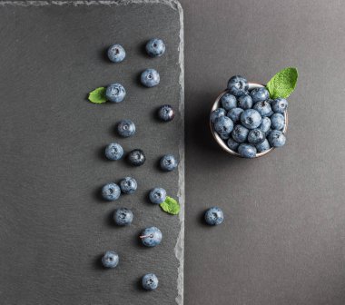 yaban mersini ile taş arka plan mazisi nane