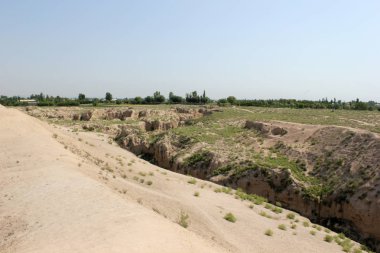 Akhsikent, Özbekistan 'ın Namangan bölgesinin Turakurgan ilçesindeki Şehand köyü yakınlarında bulunan antik yerleşim yeridir. 