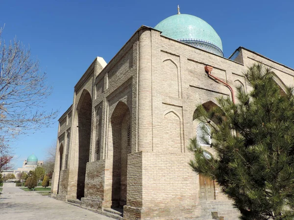 Tashkent Uzbekistan March 2019 View Hazrati Imam Complex Barakhan Madrasa — Stock Photo, Image