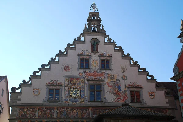 リンダウ ボーデン湖 ドイツの古い市庁舎の正面 リンダウの古い市庁舎は 1436 年に建立されました 見事に描かれている北および南ファサード Depictures 街の歴史 — ストック写真