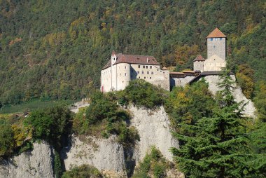 Tirolo, South Tyrol, İtalya için Tyrol Castle. Tyrol kale Güney Tirol Müzesi kültür ve il geçmiş ev sahipliği