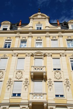 Meran, South Tyrol, İtalya, Via Giardini, Piazza della Rena (Sandplatz, tipik evde)