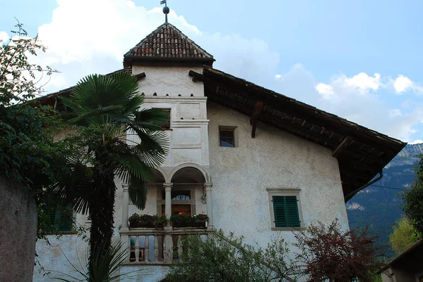 Typical Building Kaltern South Tyrolean Wine Route South Tyrol Italy — Stock Photo, Image