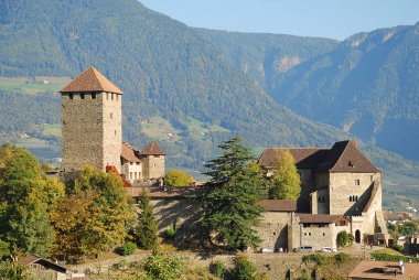 Tirolo, South Tyrol, İtalya için Tyrol Castle. Tyrol kale Güney Tirol Müzesi kültür ve il geçmiş ev sahipliği