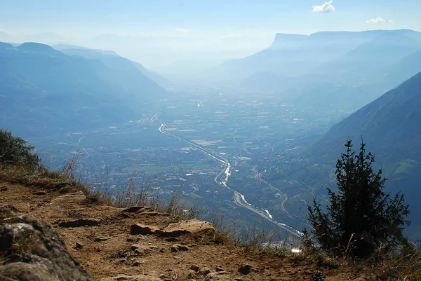 Вид Долину Адідже Від Мерано Больцано Стоячи Ханс Frieden Felsenweg — стокове фото