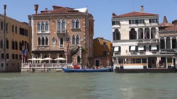 Time Lapse Venetië Italië Rezzonico Een Boot Stop Het Canal — Stockvideo