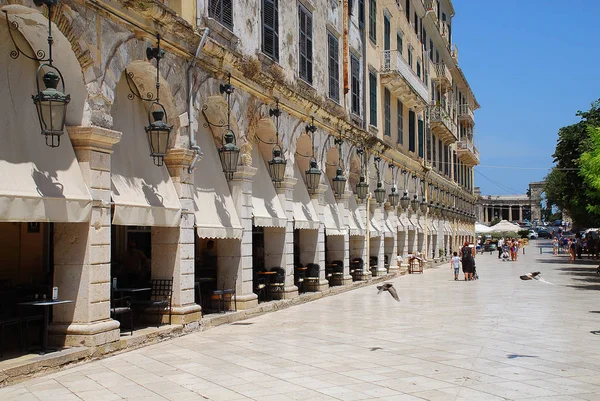 The Liston in Corfu, in de buurt van Spianada Square, Corfu-stad (Griekenland) — Stockfoto