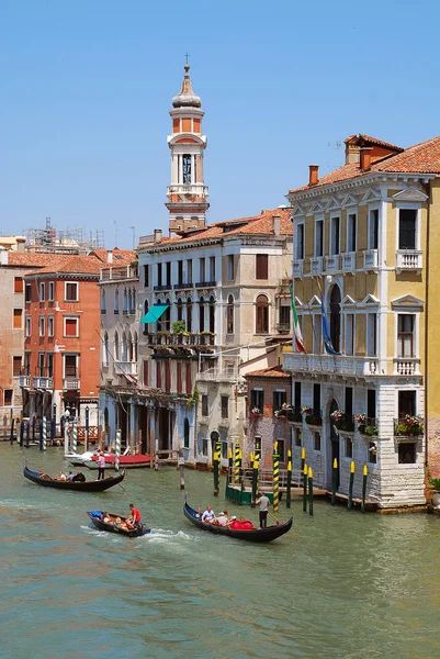 Blick von der Rialtobrücke, Venedig, Italien — Stockfoto