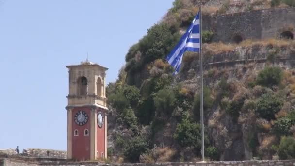 Tour Horloge Abandonnée Dans Vieille Forteresse Corfou Avec Drapeau Grec — Video