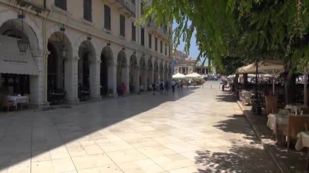 Liston Corfu Com Terraços Arqueados Cafés Moda Nas Proximidades Spianada — Vídeo de Stock