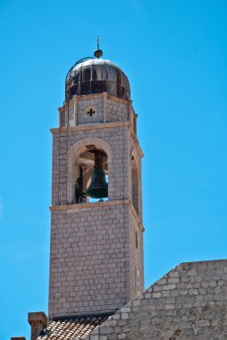 Stradun 'un en ucunda yer alan Hırvatistan ve Dubrovniks Saat Kulesi