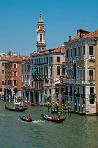 Blick von der Rialtobrücke, Venedig, Italien — Stockfoto