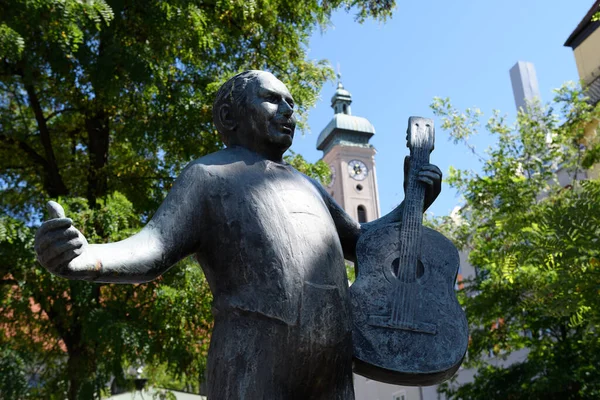 Słynny Bawarski Artysta Folklorystyczny Viktualienmarkt Monachium Roider Jackl Piosenkarz Ludowy Obrazy Stockowe bez tantiem