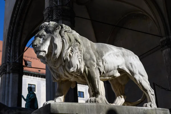 Munich Alemania Una Escultura León Piedra Feldherrenhalle — Foto de Stock