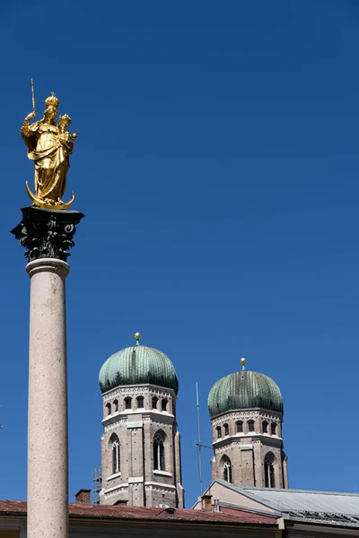 Marienplatz Munich Jerman Marienarca Patung Maria Menara Frauenkirche Katedral — Stok Foto