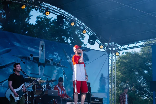 Concierto del artista de rap ucraniano Yarmak mayo 27, 2018 en el festival en Cherkassy, Ucrania — Foto de Stock