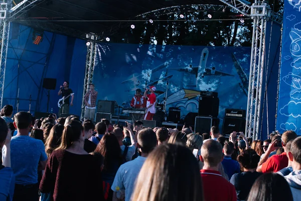 Concierto del artista de rap ucraniano Yarmak mayo 27, 2018 en el festival en Cherkassy, Ucrania — Foto de Stock