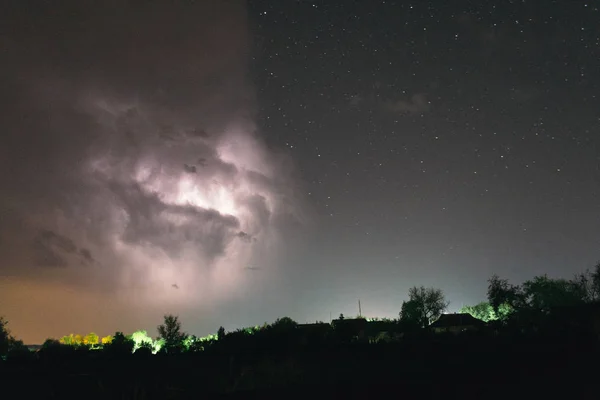 Night summer thunderstorm in the countryside. Night landscape — Stock Photo, Image