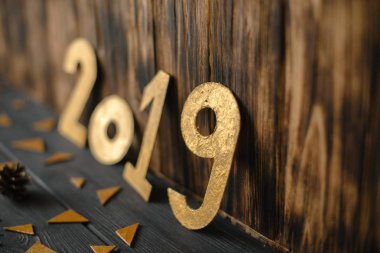 Golden numaraları 2019 tahta eski arka plan üzerinde
