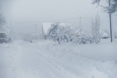 Köyün kış kar yağışı. Karlı Daralt