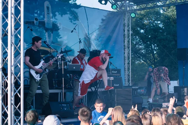 Concierto del artista de rap ucraniano Yarmak mayo 27, 2018 en el festival en Cherkassy, Ucrania — Foto de Stock