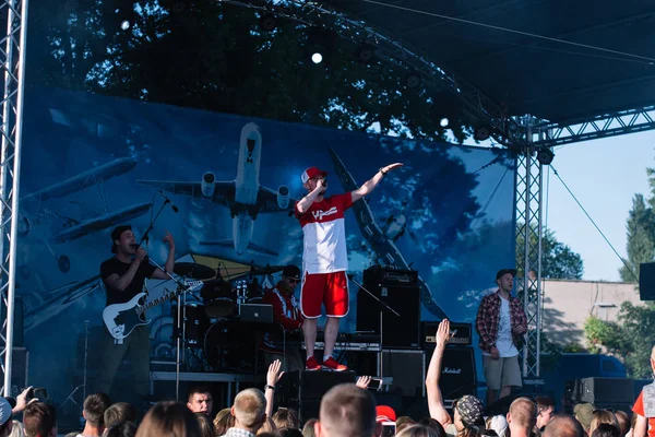 Konser artis rap Ukraina Yarmak Mei 27, 2018 di festival di Cherkassy, Ukraina — Stok Foto