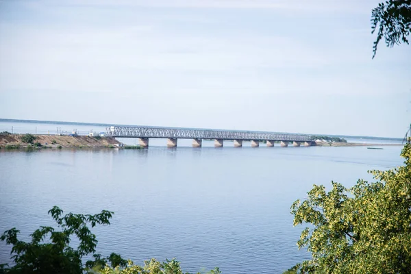 Dnepr nehir. Yaz güneşli bir günde. Cherkassy.