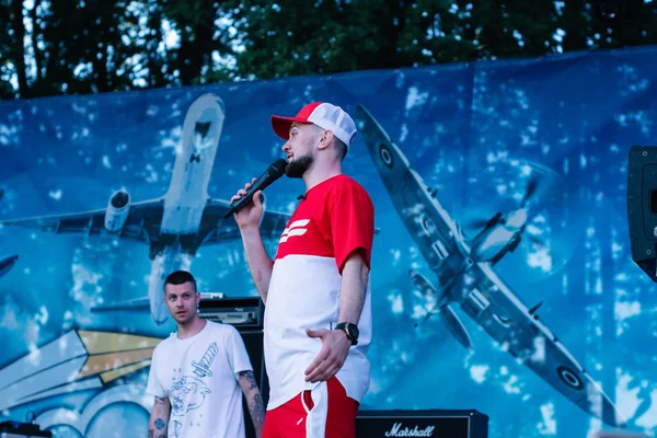 乌克兰说唱艺术家 Yarmak 2018年5月27日在切尔卡瑟的节日音乐会 — 图库照片