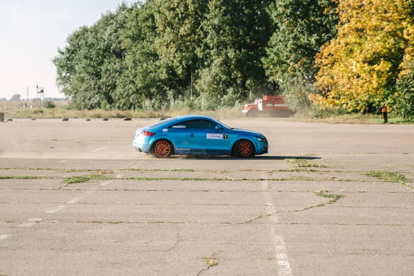 Rally on production cars on October 10, 2018 in the city of Cherkasy, Ukraine. Free entrance — Stock Photo, Image