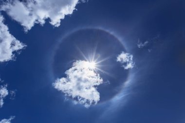 Dağ manzarası, dağlarda dinlenme, dağlarda yürüyüş, dağlarda güneş fırtınası.