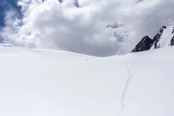Berg Und Gletscherlandschaft Bei Sonnigem Wetter — Stockfoto