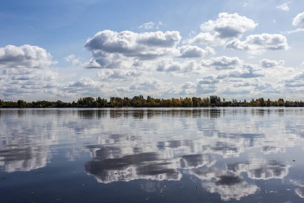 Nehrin kışın yansıması